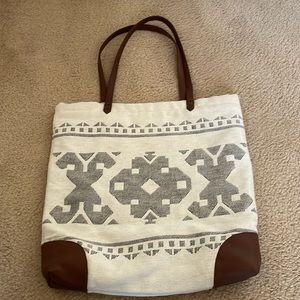 Used American Eagle tote